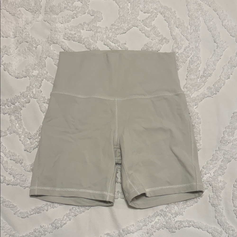 lululemon athletica Women's Light Gray Bike Shorts